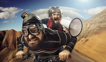 2 wilde Motorradfahrer